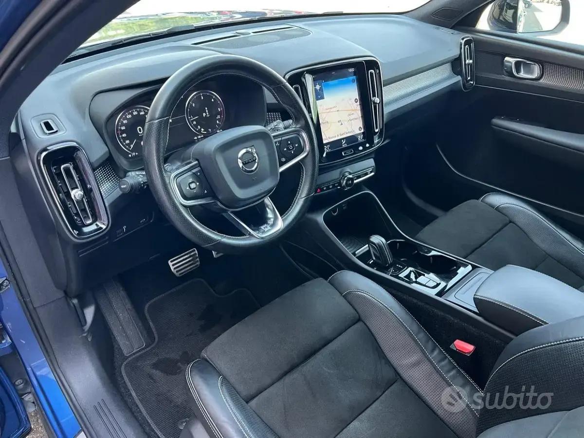 Usata Volvo XC40 R-Design 190 CV (139 kW) 2018 Blu/azzurro SUV