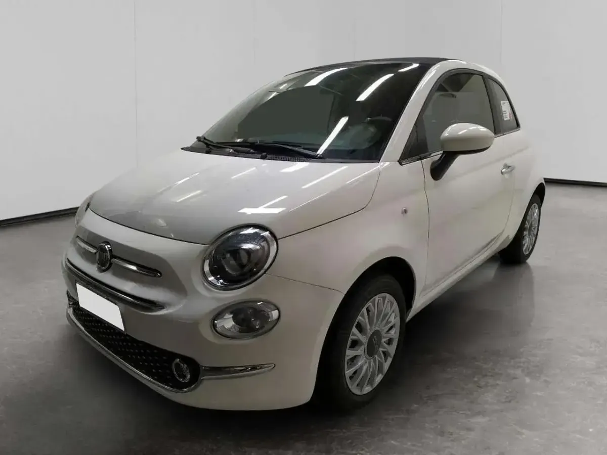 Begagnad Fiat 500C Dolcevita 70 HK (51 kW) 2024 Vit Cab