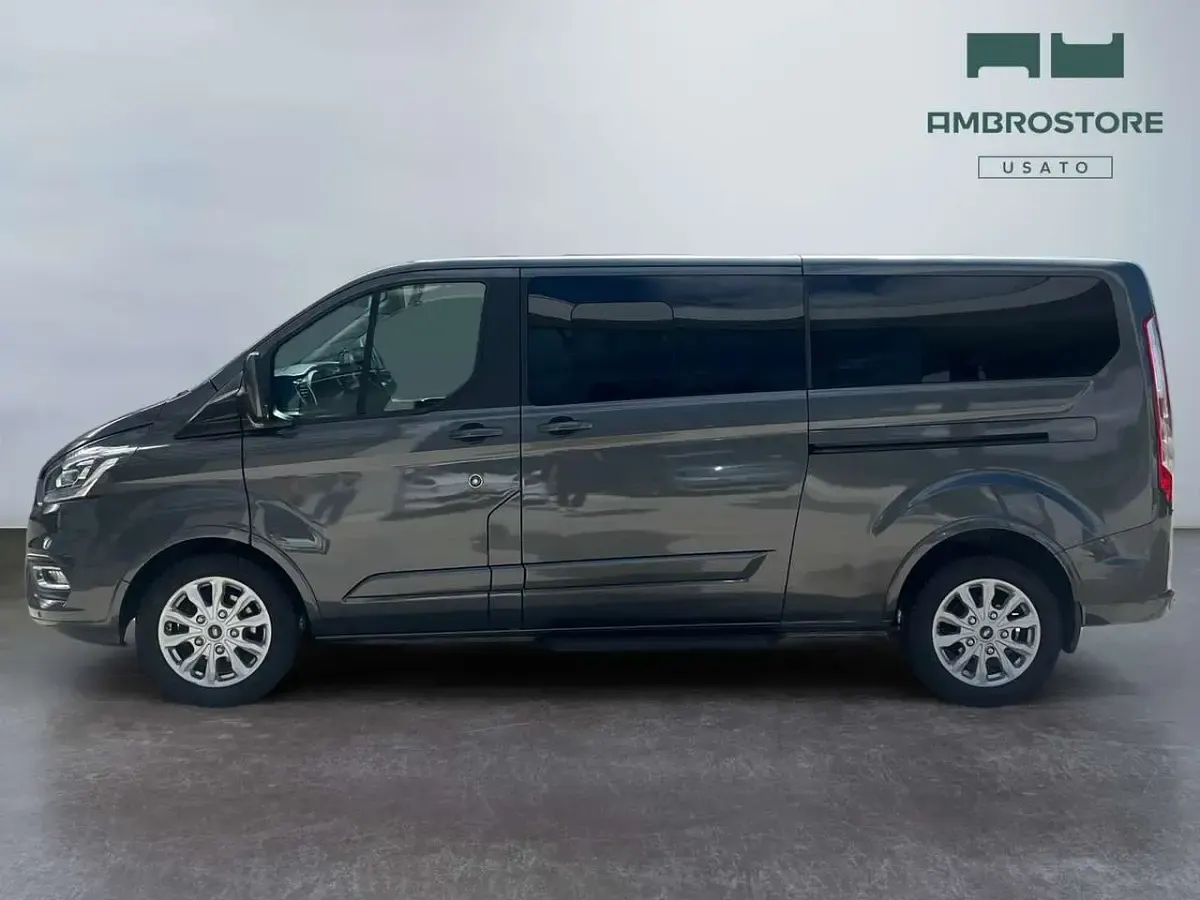 Usata Ford Tourneo Custom 185 CV (136 kW) 2021 Magnetic grey Furgone