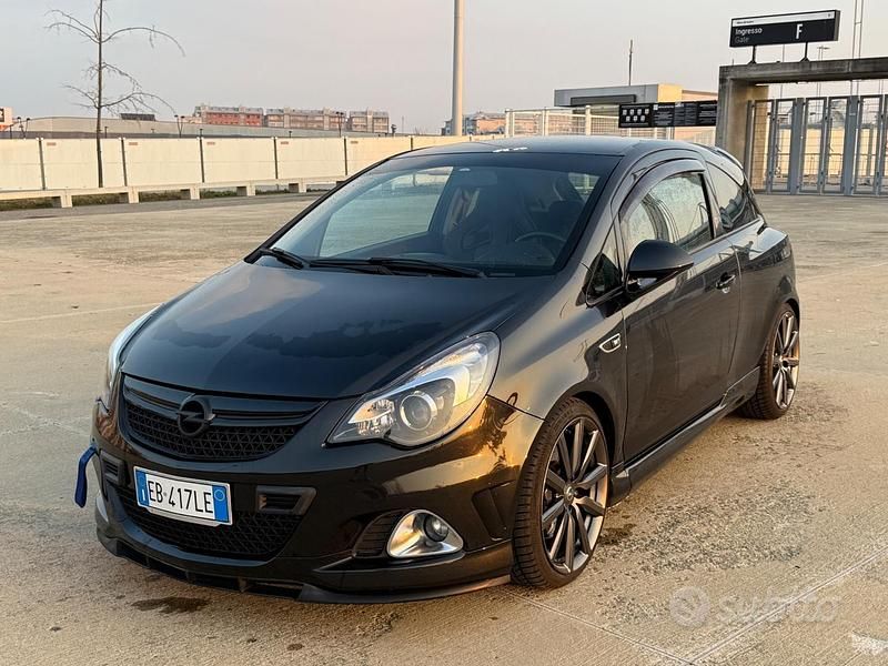 Nero Usata 2012 Opel Corsa OPC Tre volumi | 11.900 € - Immagine 1/4