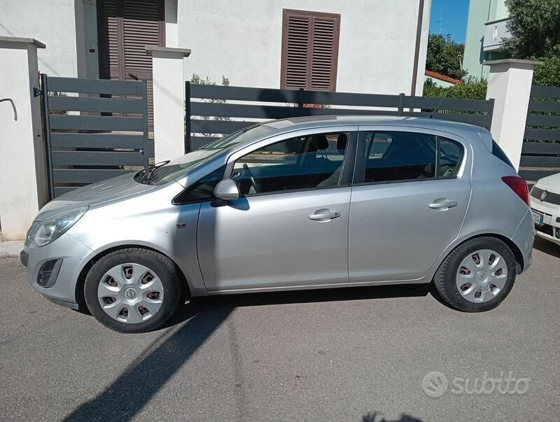Usata Opel Corsa 65 CV (47 kW) 2012 Utilitaria