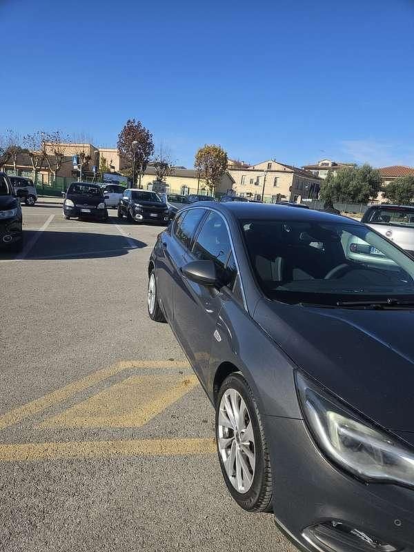 Usata Opel Astra Business 110 CV (80 kW) 2016 Grigio Berlina