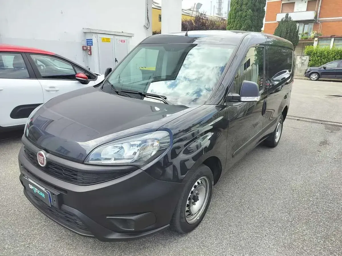 Usata Fiat Doblò Easy 95 CV (69 kW) 2021 Grigio Monovolume