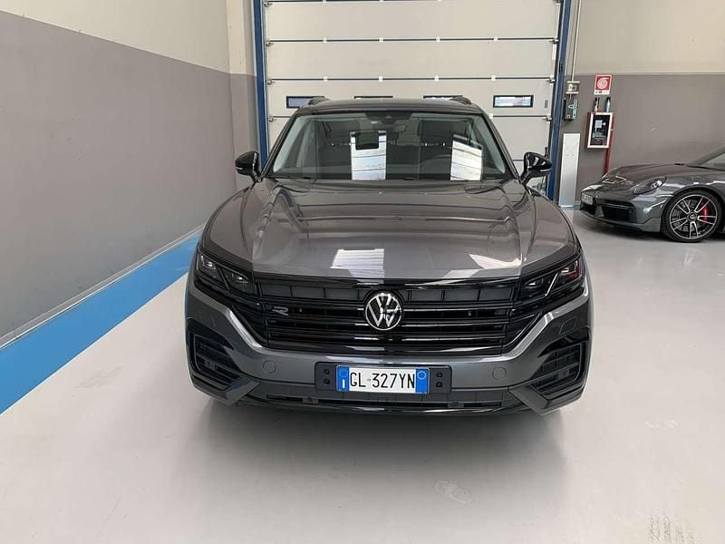 Usata VW Touareg Elegance 231 CV (169 kW) 2023 Grigio scuro metallizzato SUV