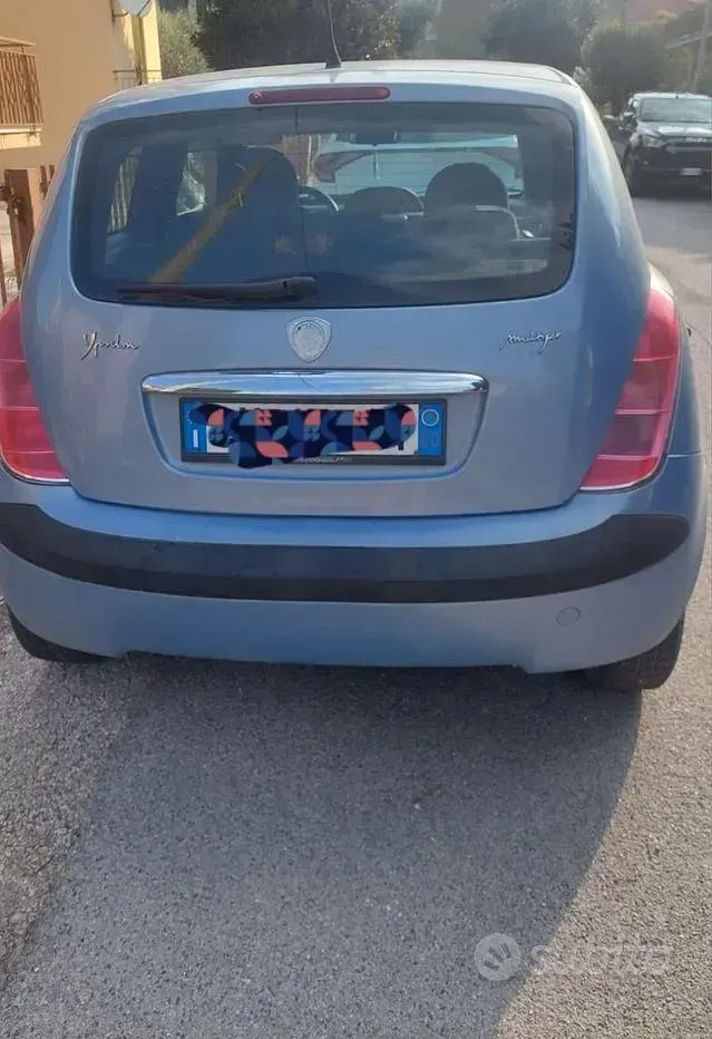 Usata Lancia Ypsilon 69 CV (50 kW) 2005 Bluazzurro Utilitaria