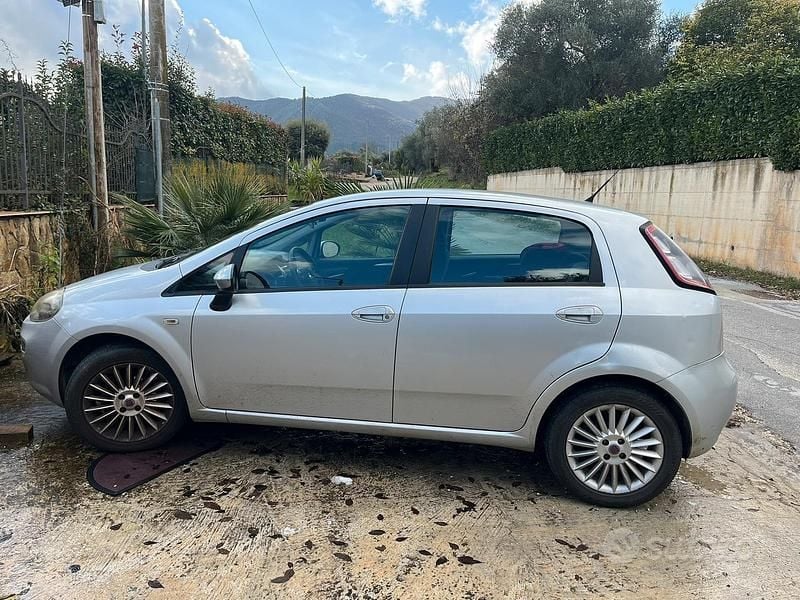 Usata Fiat Punto 69 CV (50 kW) 2013 Berlina