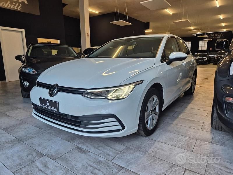 Usata VW Golf VIII Life 110 CV (80 kW) 2022 Bianco Berlina