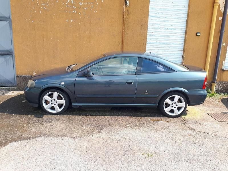Usata Opel Astra 116 CV (85 kW) 2003 Verde Coupé
