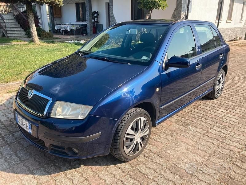 Usata Skoda Fabia 75 CV (55 kW) 2004 Blu Berlina