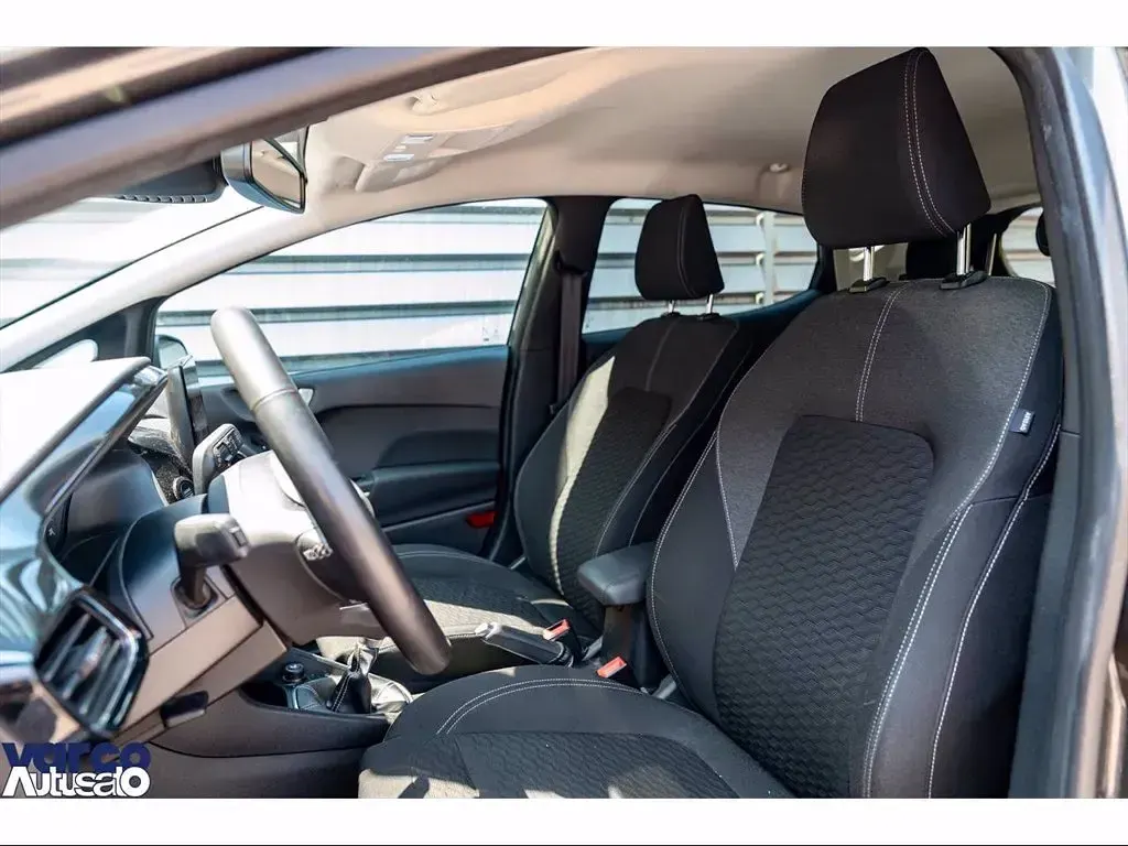 Usata Ford Fiesta Titanium 75 CV (55 kW) 2024 Magnetic grey (metallizzato) Berlina
