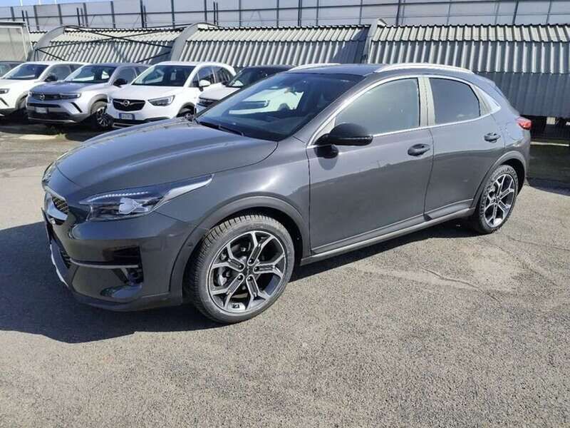 Grigio scuro Usata 2022 Kia Ceed Style Due volumi | 20.900 € - Immagine 1/4