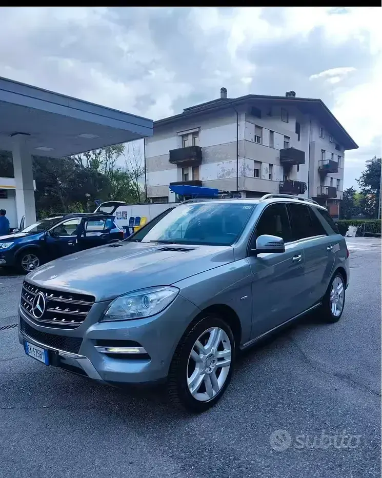 Usata Mercedes ML250 204 CV (150 kW) 2011 Grigio SUV