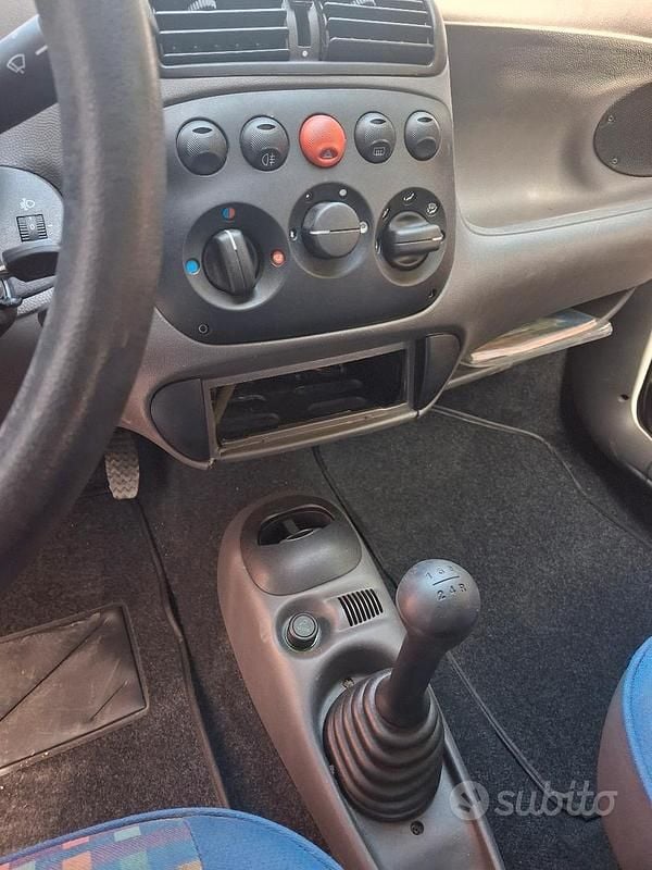 Usata Fiat 600 1999 Rosso Berlina