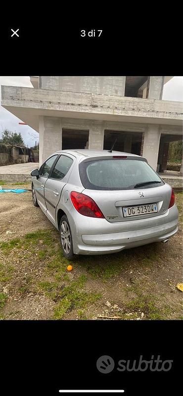 Usata Peugeot 207 109 CV (80 kW) 2007 Utilitaria