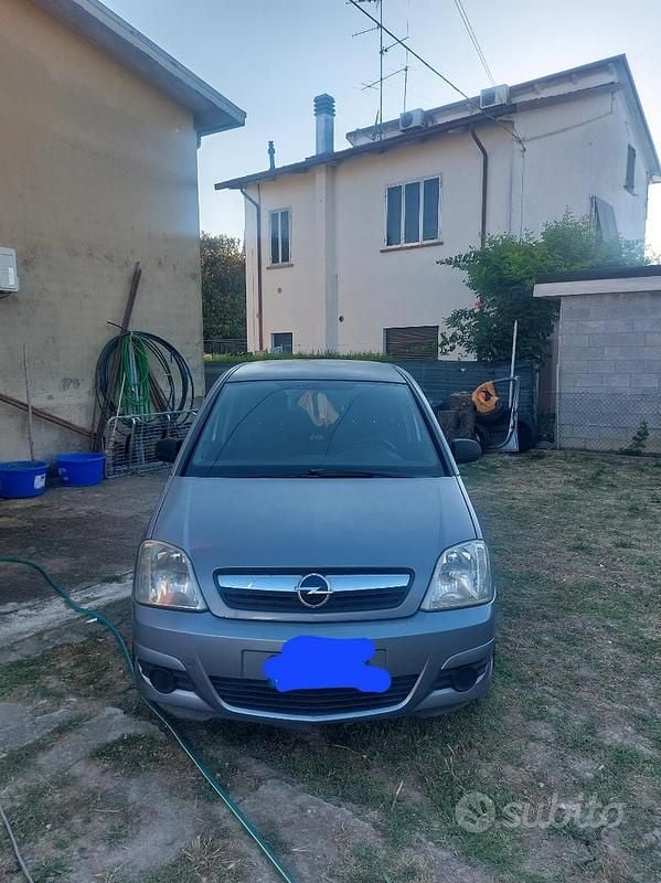 Usata Opel Meriva 100 CV (73 kW) 2009 Grigio Monovolume