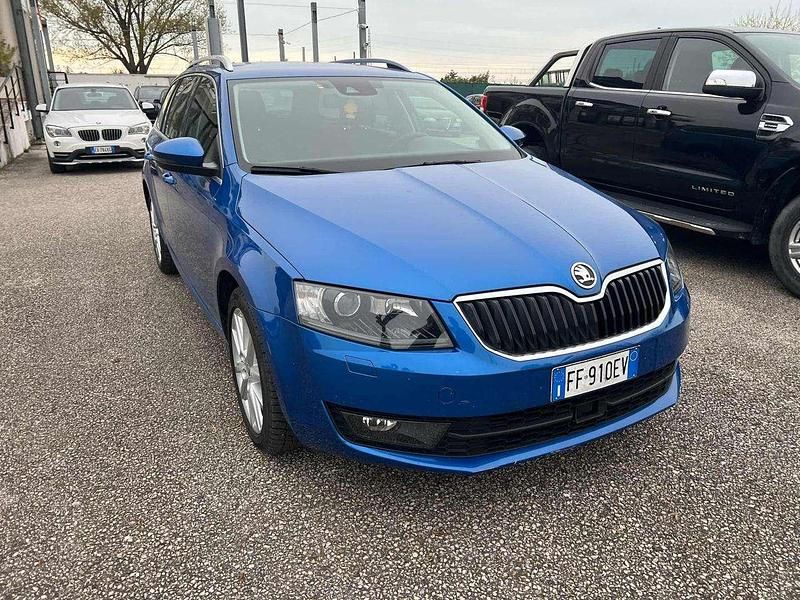 Usata Skoda Octavia Style 110 CV (80 kW) 2016 Blu Utilitaria
