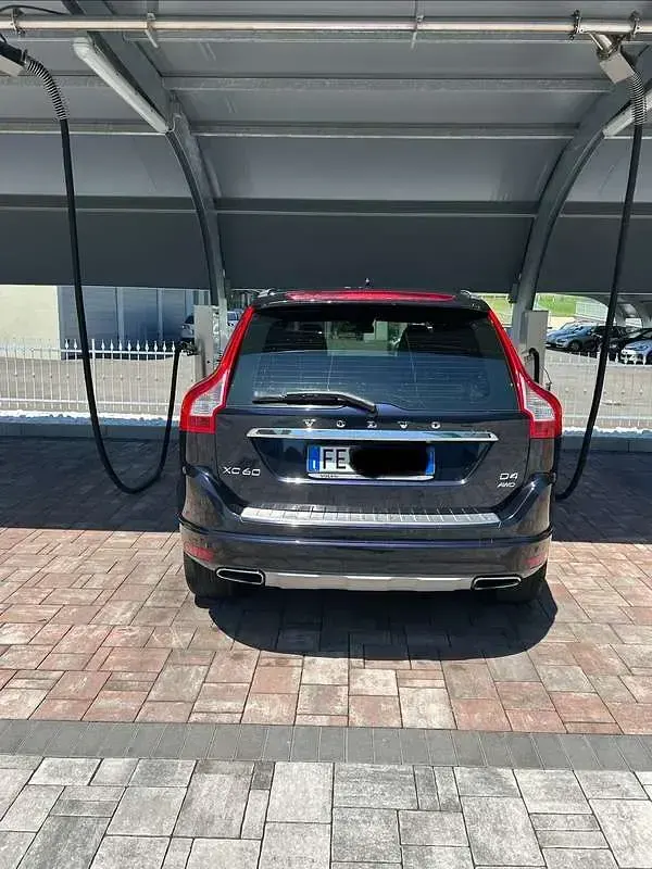 Usata Volvo XC60 Ocean Race 190 CV (139 kW) 2016 Nero SUV