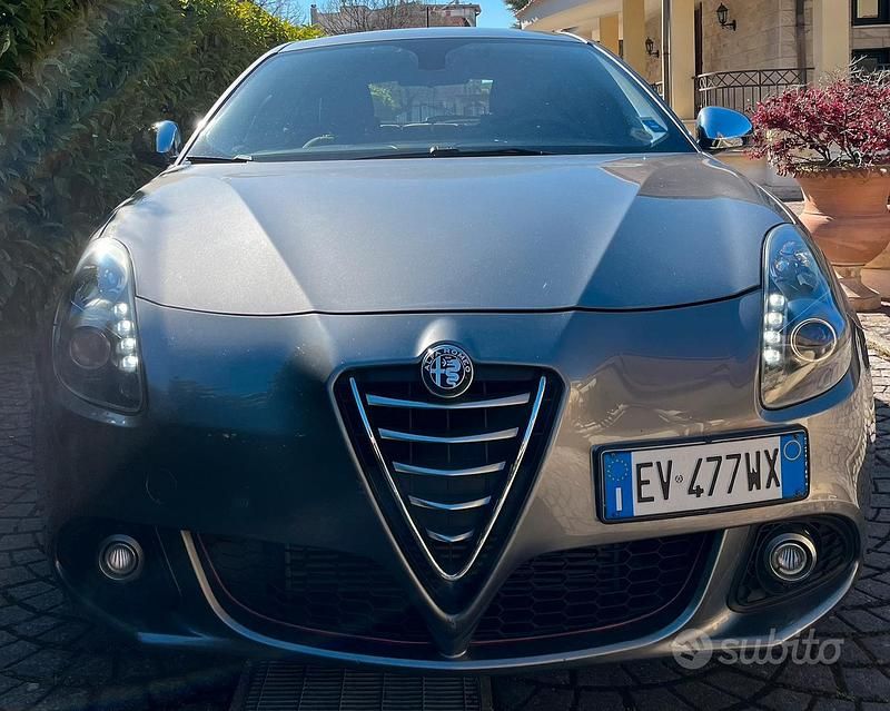 Usata Alfa Romeo Giulietta 105 CV (77 kW) 2014 Grigio Berlina