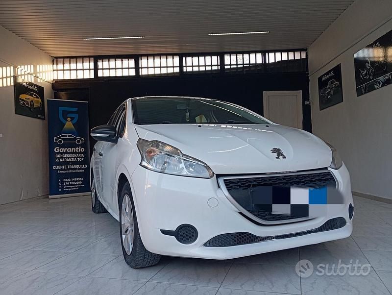 Usata Peugeot 208 68 CV (50 kW) 2014 Bianco Utilitaria