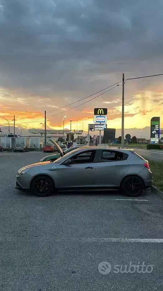 Usata Alfa Romeo Giulietta Quadrifoglio 240 CV (176 kW) 2014 Grigio Utilitaria