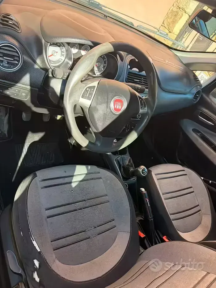 Usata Fiat Punto 73 CV (53 kW) 2010 Grigio Utilitaria