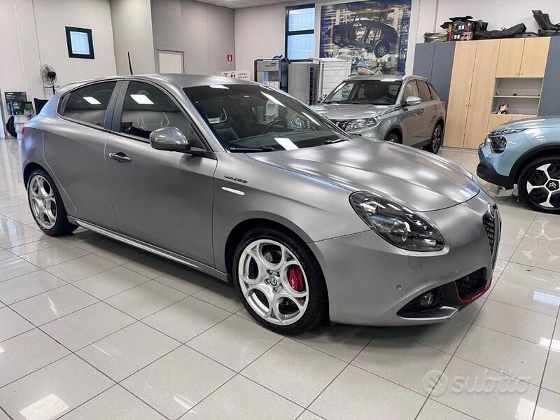 Usata Alfa Romeo Giulietta Veloce 241 CV (177 kW) 2017 Grigio opaco Utilitaria
