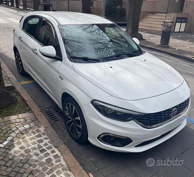 Usata Fiat Tipo 120 CV (88 kW) 2016 Bianco Berlina