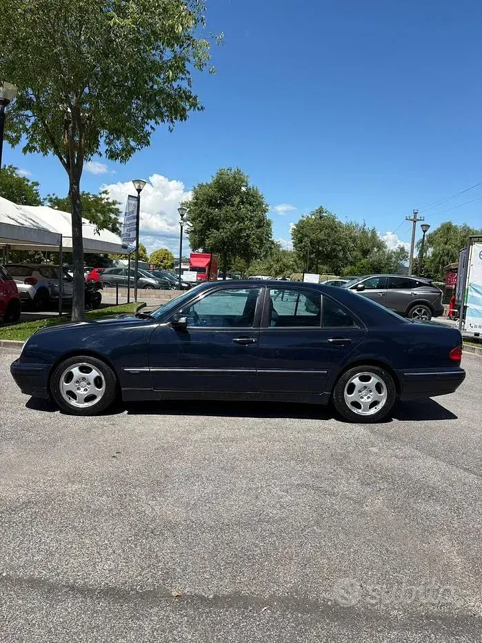 Usata Mercedes E200 Avantgarde 163 CV (119 kW) 2000 Other Berlina