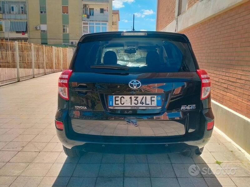 Second-hand Toyota RAV4 177 CP (130 kW) 2010 SUV