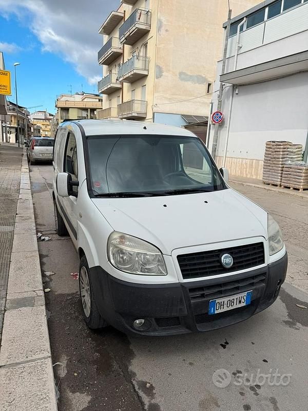 Bianco Usata 2007 Fiat Doblò Monovolume | 2490 € (Super prezzo) - Immagine 1/4