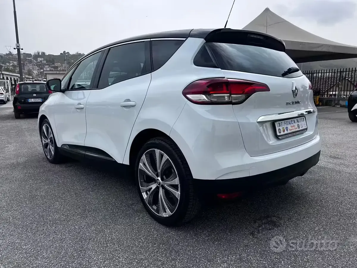 Usata Renault Scénic Intens 110 CV (80 kW) 2017 Bianco Monovolume
