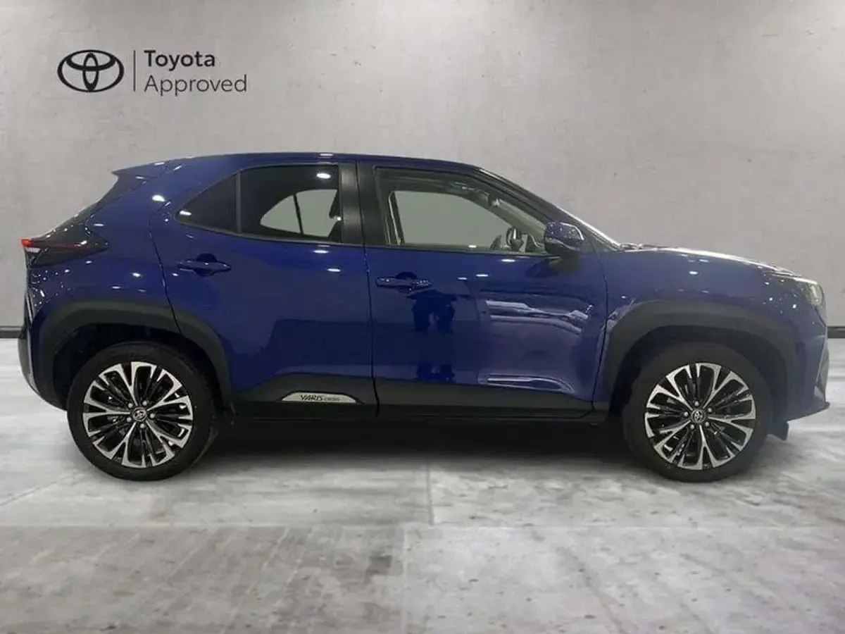 Usata Toyota Yaris Cross Lounge 116 CV (85 kW) 2022 Blu SUV