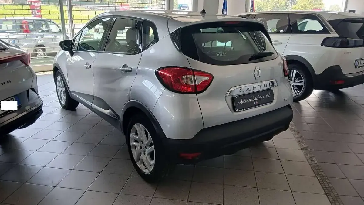 Usata Renault Captur 120 CV (88 kW) 2015 Argento SUV