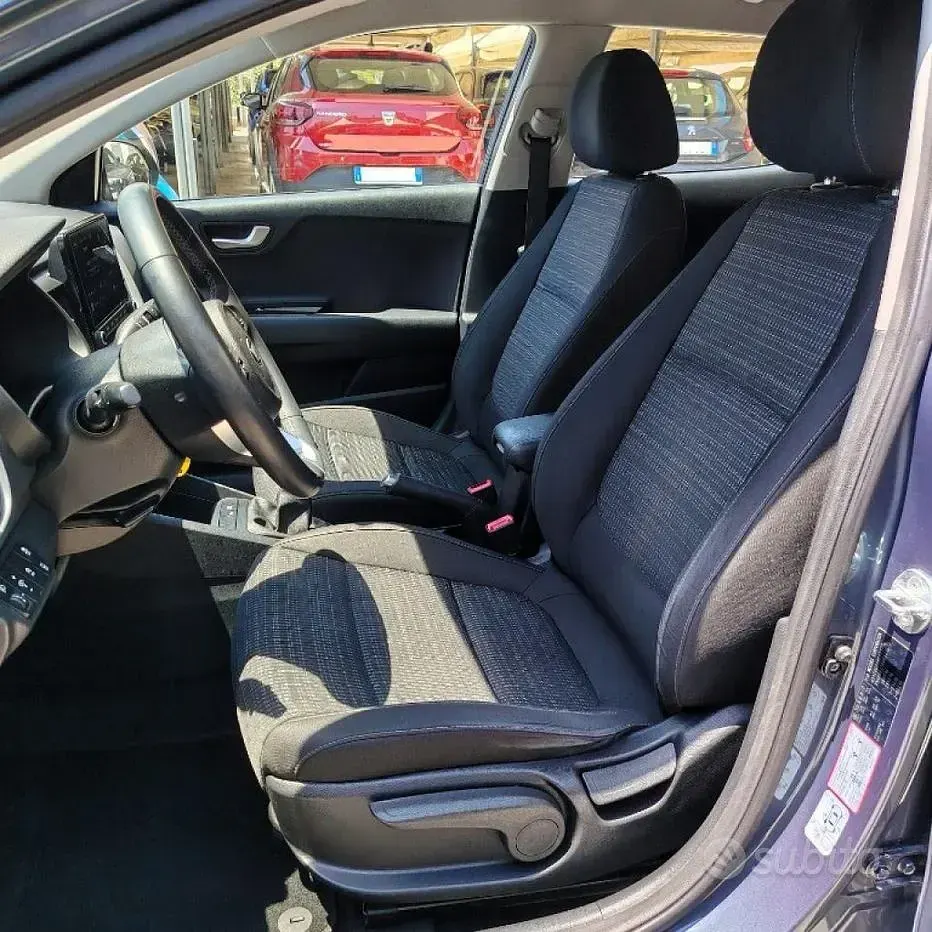 Usata Kia Stonic Style 101 CV (74 kW) 2021 Bluazzurro SUV