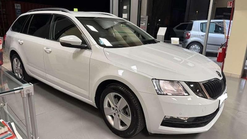 Usata Skoda Octavia Ambition 131 CV (96 kW) 2019 Bianco Station wagon