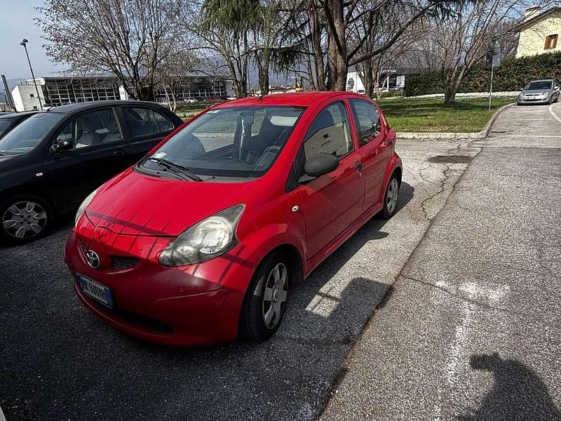 Usata Toyota Aygo 68 CV (50 kW) 2006 Utilitaria