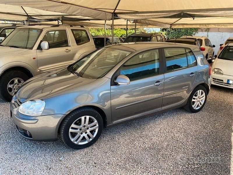 Usata VW Golf VI Sportline 105 CV (77 kW) 2009 Grigio Utilitaria