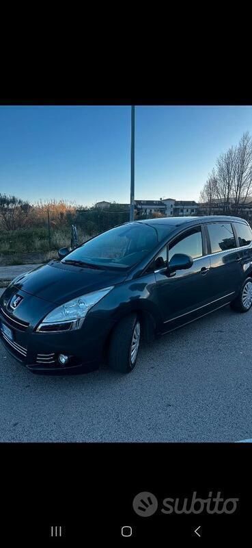 Usata Peugeot 5008 150 CV (110 kW) 2013 Grigio Monovolume