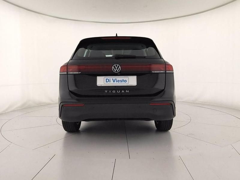 Usata VW Tiguan Life 150 CV (110 kW) 2024 Deep black perlato SUV