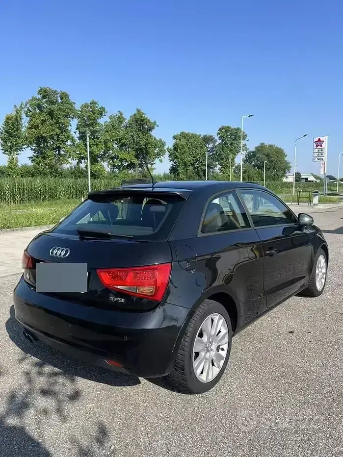 Usata Audi A1 122 CV (89 kW) 2010 Nero Utilitaria