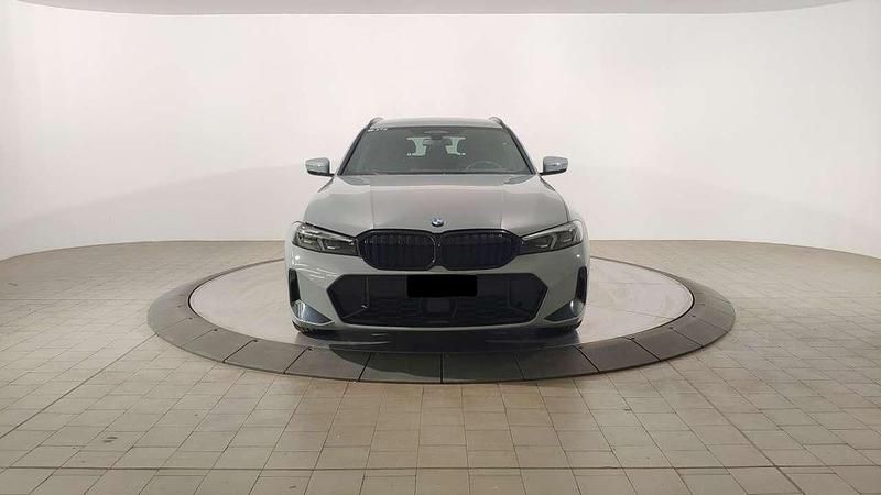 Usata BMW 320 M Sport 190 CV (139 kW) 2024 Brooklyn grey metallizzato Station wagon