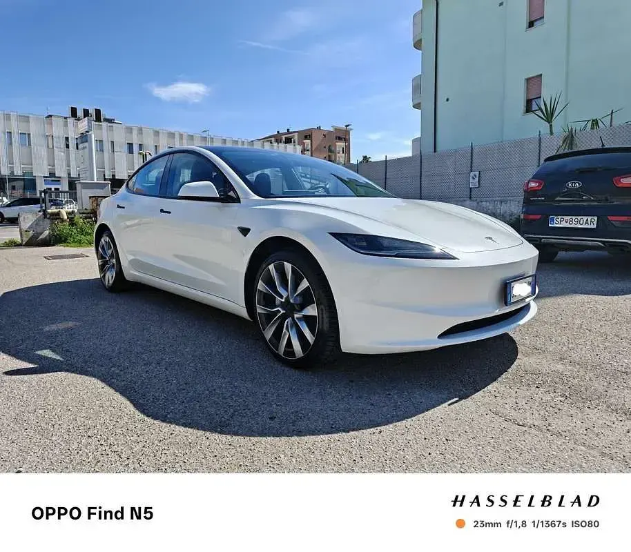 Usata Tesla Model 3 RWD 88 kW (120 CV) 2024 Bianco Berlina