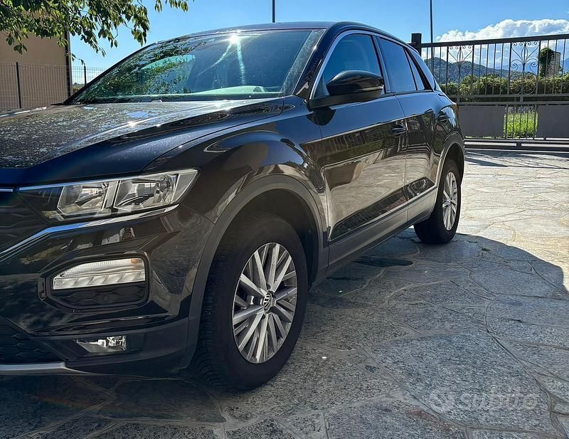 Usata VW T-Roc 116 CV (85 kW) 2020 Nero SUV