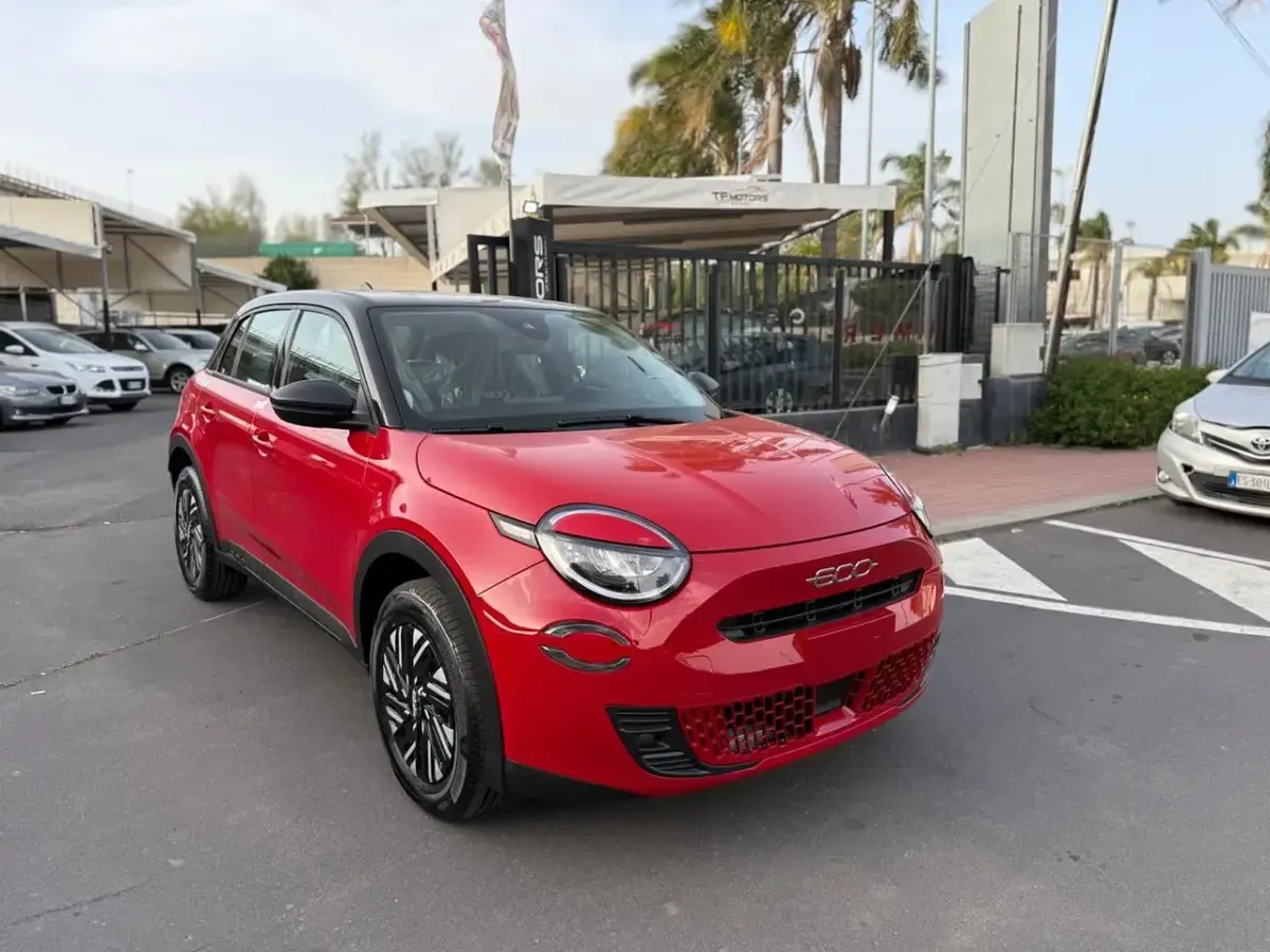 Nuova Fiat 600 Pop 100 CV (73 kW) 2026 Rosso SUV