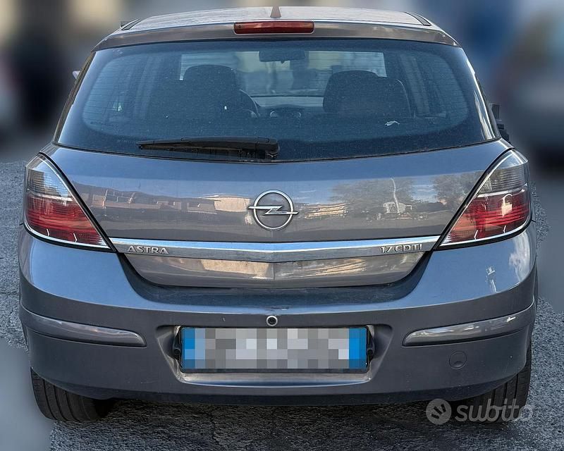 Usata Opel Astra 120 CV (88 kW) 2007 Grigio Berlina