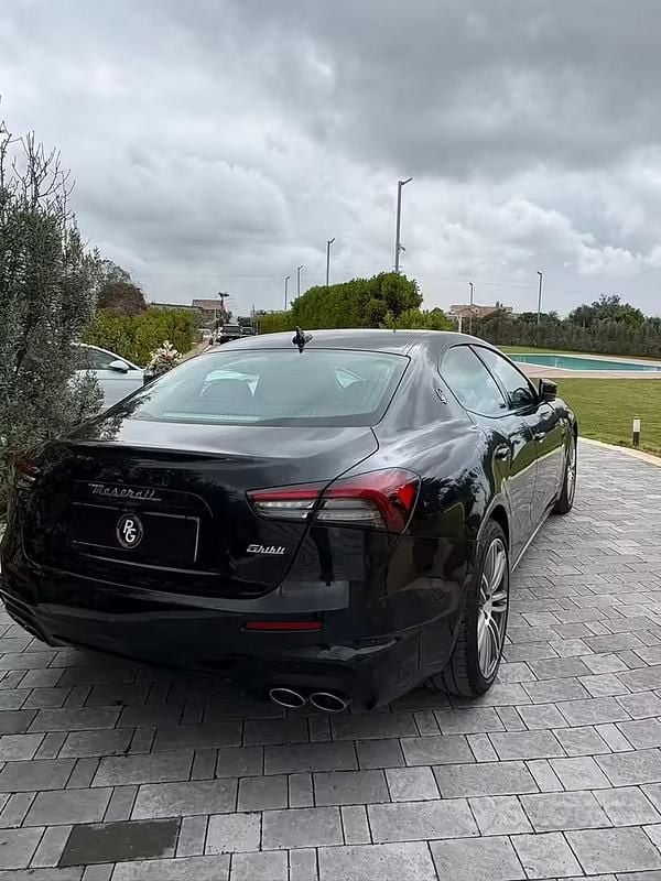 Usata Maserati Ghibli 350 CV (257 kW) 2019 Nero Berlina