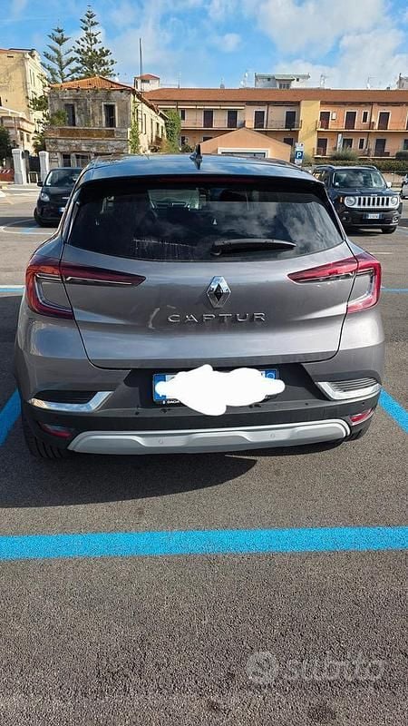 Usata Renault Captur 100 CV (73 kW) 2023 SUV