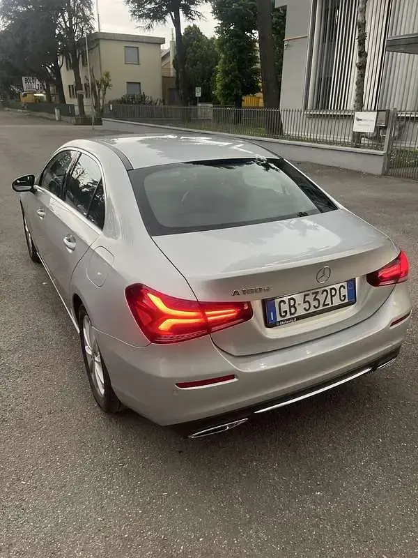 Usata Mercedes A180 Style 116 CV (85 kW) 2020 Grigio Berlina