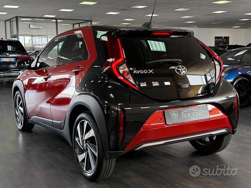 Usata Toyota Aygo X Lounge 72 CV (52 kW) 2022 Rosso SUV