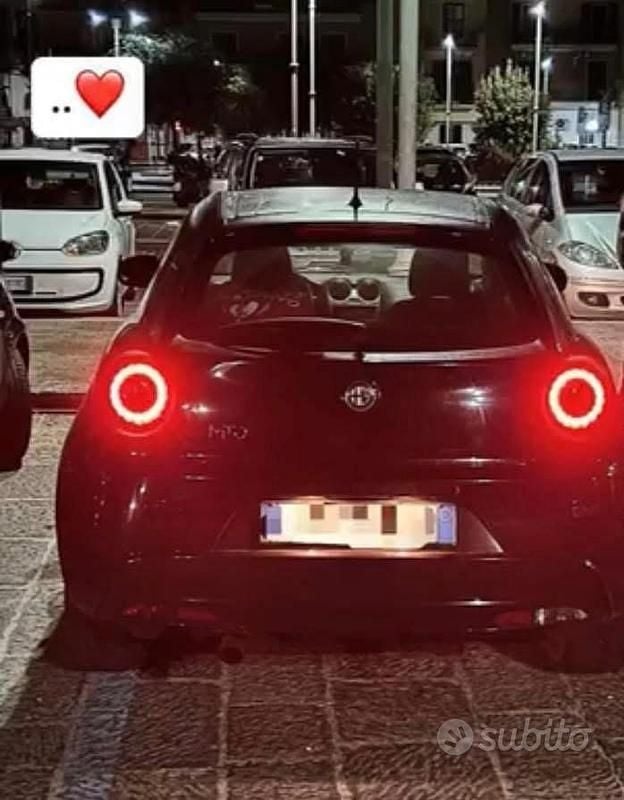 Begagnad Alfa Romeo MiTo 2011 Svart Halvkombi